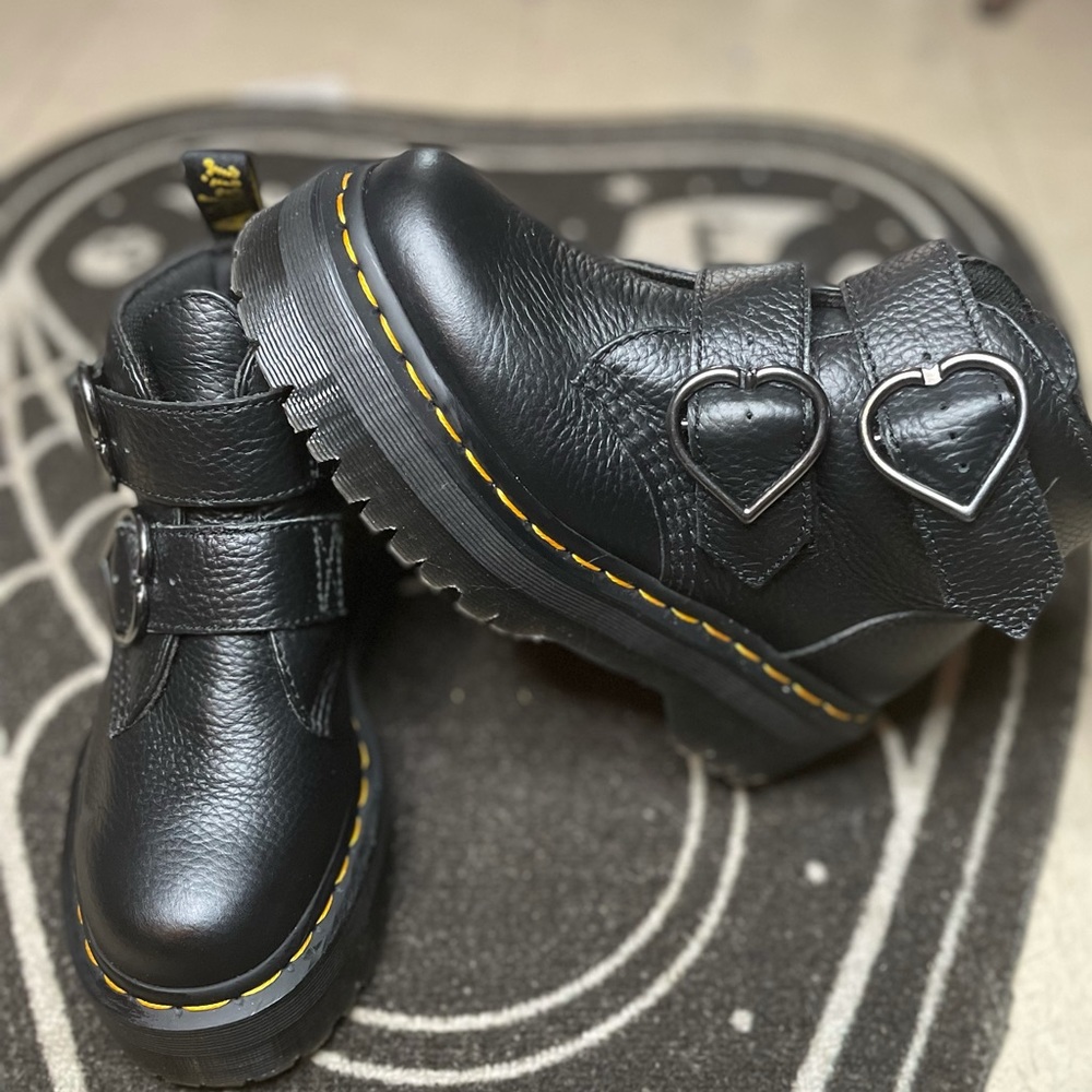 Dr Martens Devon Heart Uk 3